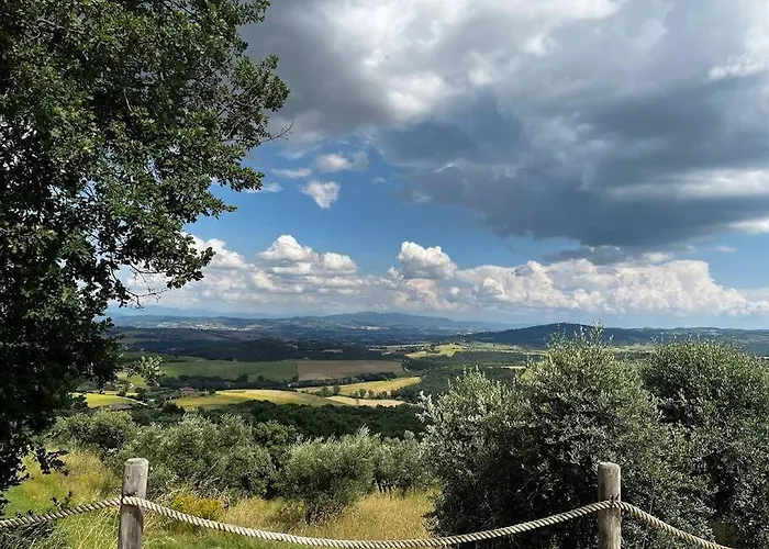 Dom wakacyjny Medieval Tower In Umbria With Swimming Pool *